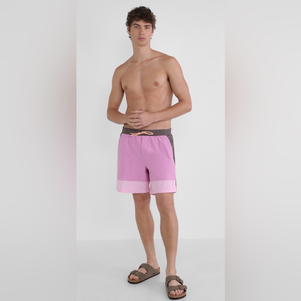 LULULEMON 7” Men’s Pool Shorts 3Tone Colorway Size:Medium Fuscia/Gray/Pink